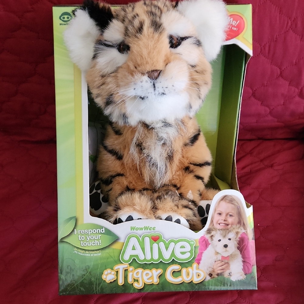 Collectors NIB WowWee Alive Tiger Cub Interactive Plush